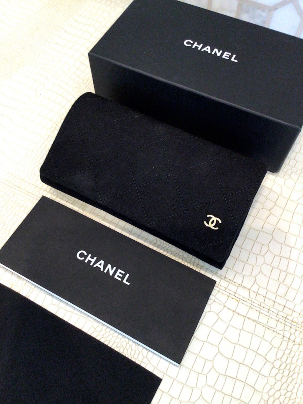 Brand New CHANEL Quilted Eyeglasses Sunglasses Case with Gold CC/CC Cloth/CC Box